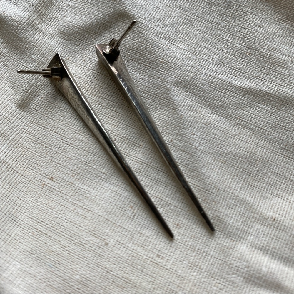 K/LLER COLLECTION STERLING SILVER TELSON SPIKE STUDS - Picture 2 of 4